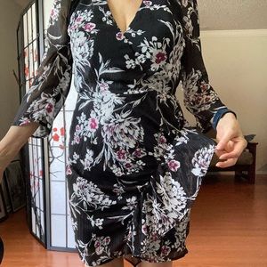 Evening dress by Guess with silver shiny lines i wore it once for a wedding